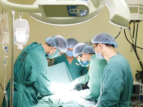 BẢNG LƯƠNG MỚI CỦA BÁC SĨ, Y SĨ, Y TÁ ÁP DỤNG TỪ THÁNG 7/2023