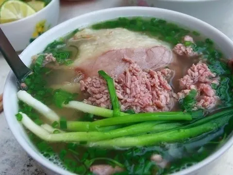 Nghiện thịt bò tái, cô gái Hà Nội phát hiện 'sinh vật lạ' dài 6m trong cơ thể