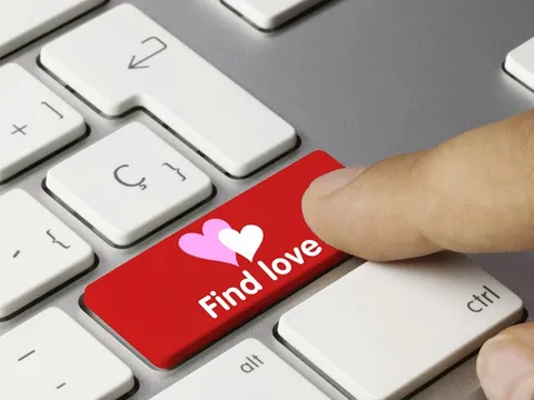 Hà Nội: Nam thanh niên bị lừa 1,4 tỷ khi tham gia ứng dụng hẹn hò online