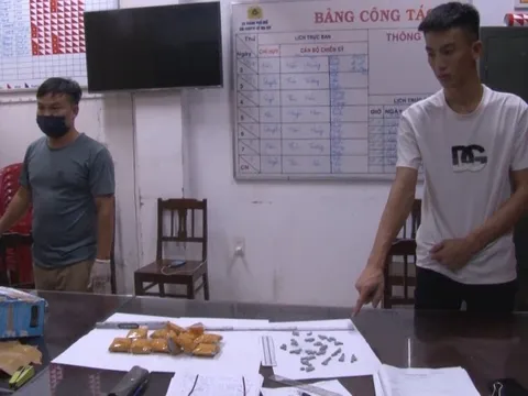 Bắt quả tang đối tượng vận chuyển 1.172 viên ma túy
