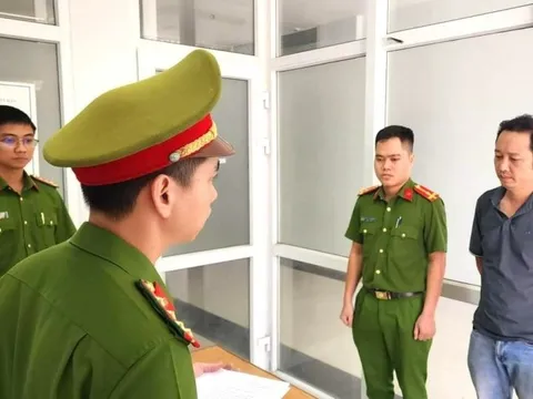 Phó giám đốc tham ô 2,1 tỷ đồng tiền bán ô tô để đánh bạc