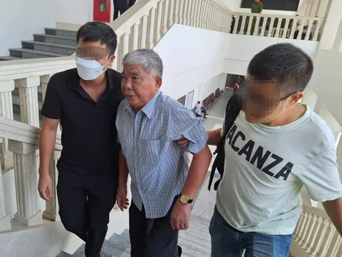 Hình ảnh đại gia Lê Thanh Thản - Chủ tịch Tập đoàn Mường Thanh tại tòa