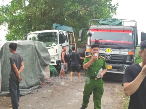 Cảnh sát chặn đứng vụ nghi tẩu tán chất thải nguy hại