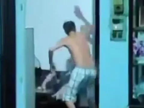 Bắt giam nghịch tử ngược đãi mẹ 81 tuổi