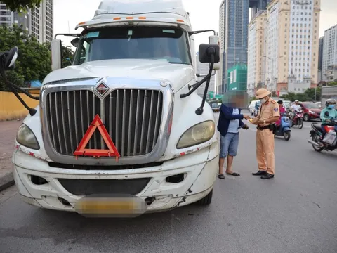 Hà Nội ra quân kiểm soát xe khách, container: Nghiêm cấm bỏ qua vi phạm, chuyển lỗi nặng thành nhẹ