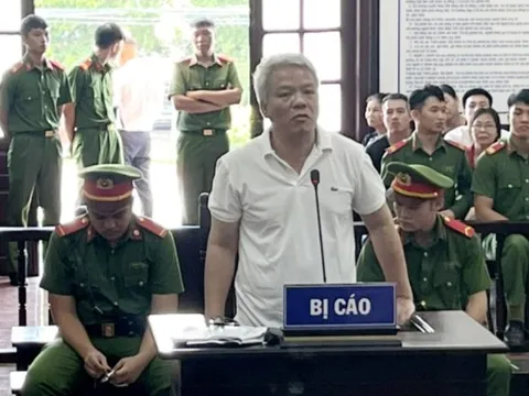 Nguyên giám đốc hợp tác xã lĩnh 12 năm tù vì chiếm đoạt gần 2 tỷ tiền cho thuê ki ốt