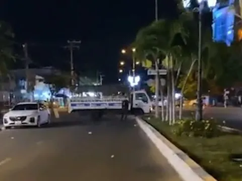 Thực hư thông tin công an dùng xe chuyên dụng chặn hai đầu quán ăn tại Kiên Giang