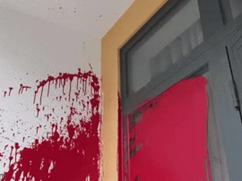 Nhà dân liên tiếp bị tạt sơn, uy hiếp đòi tiền dù không mắc nợ