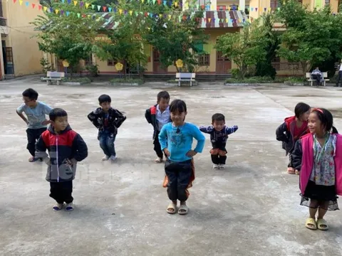 Tuyên truyền, giáo dục bình đẳng giới bằng hình thức sinh hoạt dưới cờ