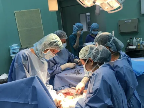 Mẹ con sản phụ thoát khỏi nguy cơ đột tử vì tăng áp phổi