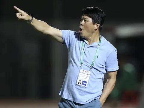 Ông Vũ Tiến Thành bị đình chỉ 4 trận, phạt 20 triệu đồng vì lăng mạ trọng tài