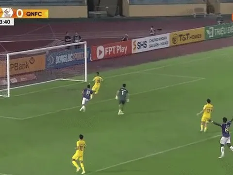 Thắng Quảng Nam, CLB Hà Nội làm nóng cuộc đua vô địch LPBank V-League