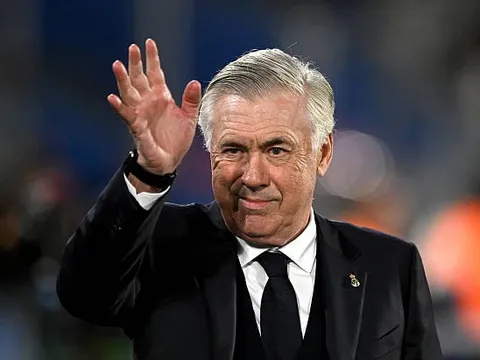 48 giờ hỗn loạn của HLV Carlo Ancelotti: Khi chữ ký cuối cùng không đến