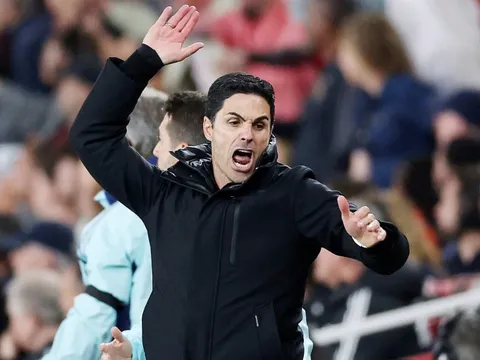 Thua bạc nhược trên sân nhà, HLV Arsenal vẫn nói cứng