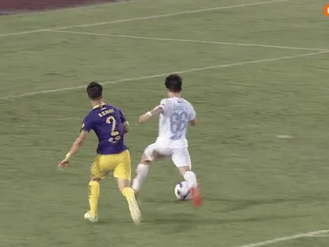 Nam Định gieo sầu cho Hà Nội, bứt phá trong cuộc đua vô địch