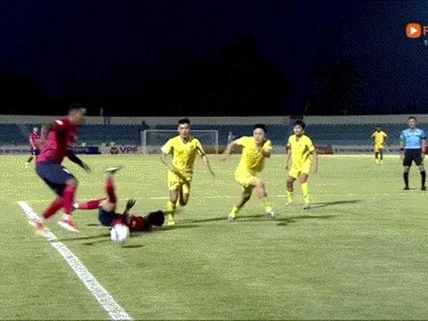 Thua đậm CAHN, Quảng Nam bấp bênh trong cuộc đua trụ hạng