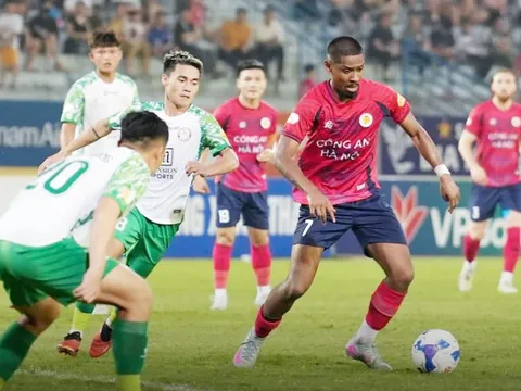 Học trò thi đấu thăng hoa, HLV CAHN gửi gắm thông điệp đến đồng nghiệp Kim Sang-sik