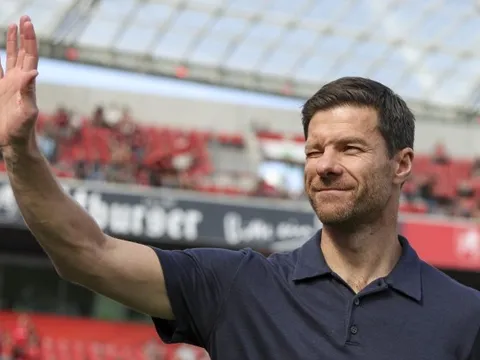 Thất bại trước Barcelona, Real Madrid thay HLV ngay từ tháng sau