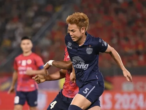 Theerathon Bunmathan lý giải động cơ theo kèm rát đối với Quang Hải