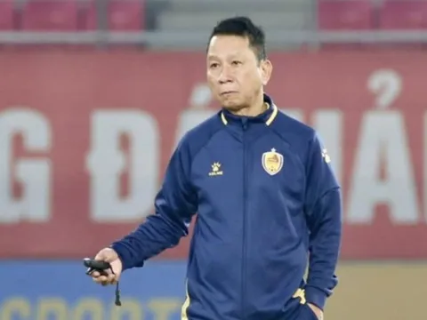 HLV Quảng Nam nhắn tin xin từ chức sau khi thua SHB Đà Nẵng