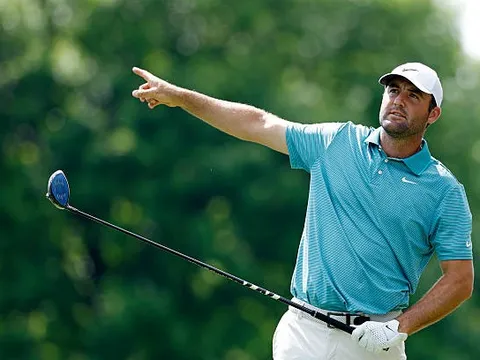 Scottie Scheffler bứt phá ngoạn mục, vươn lên dẫn đầu PGA Championship