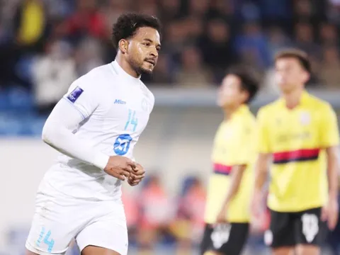 Lập cú đúp trước HAGL, chân sút ngoại của Nam Định gửi thông điệp tới Xuân Son