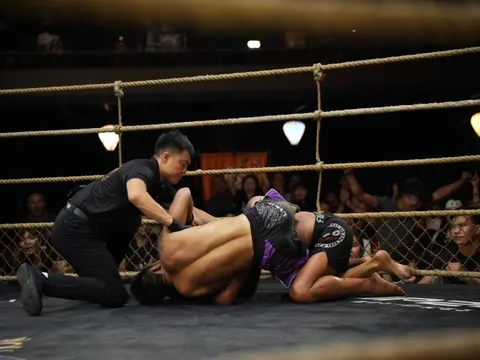 Học trò Johnny Trí Nguyễn đả bại ‘Kim Mao Sư Vương’ tại giải MMA chuyên nghiệp Thần võ Việt Nam