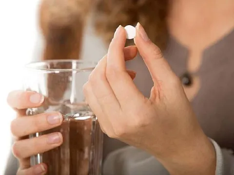 Cô gái trẻ suýt mất mạng vì vỡ ruột thừa do thói quen cực nhiều người Việt thường xuyên làm