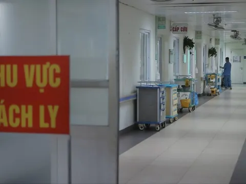 Bệnh viện Thanh Nhàn tiếp nhận nhiều ca mắc COVID-19, sốt xuất huyết, trẻ em chiếm tỉ lệ cao