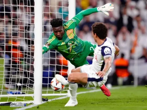 Thủ môn Andre Onana bị fan MU réo tên sau thất bại ở chung kết Cúp C2