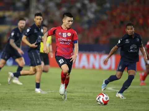 Quang Hải bức xúc với trọng tài sau trận thua ngược của CAHN