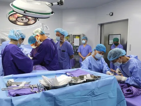 Bệnh viện tỉnh xuyên đêm lấy đa tạng và ghép thành công 2 thận từ người hiến chết não