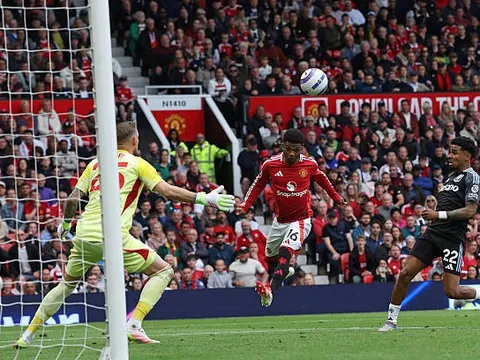 MU phá hỏng giấc mơ dự cúp C1 của Aston Villa