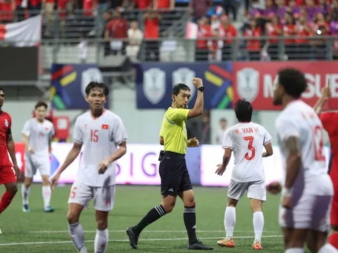Trọng tài FIFA người Hàn Quốc cầm còi trận derby Hà Nội