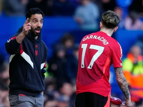 Amorim gây sốc khi 'đuổi thẳng' Garnacho khỏi MU