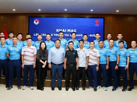 19 trọng tài tham gia giai đoạn thực hành VAR khóa 4