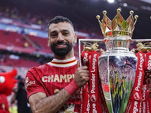Mohamed Salah đi vào lịch sử với cú đúp danh hiệu danh giá tại Premier League