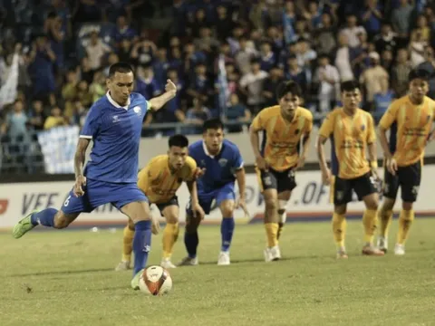 Đội bóng ông Park Hang-seo tư vấn 2 lần ‘ôm hận’ trước Quảng Ninh