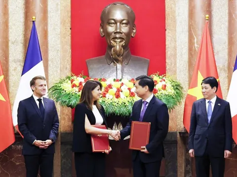 Công ty Vaccine VNVC và Tập đoàn dược phẩm Sanofi hợp tác chuyển giao công nghệ sản xuất vaccine