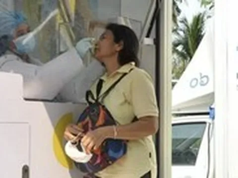 Thái Lan tăng sản xuất thuốc kháng vi rút ứng phó COVID-19 bùng phát