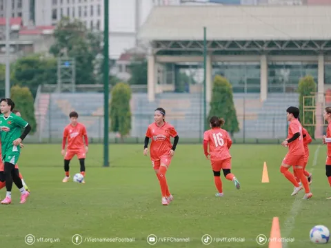 Huỳnh Như: 'Các cầu thủ trẻ đang bắt nhịp nhanh với đội tuyển'