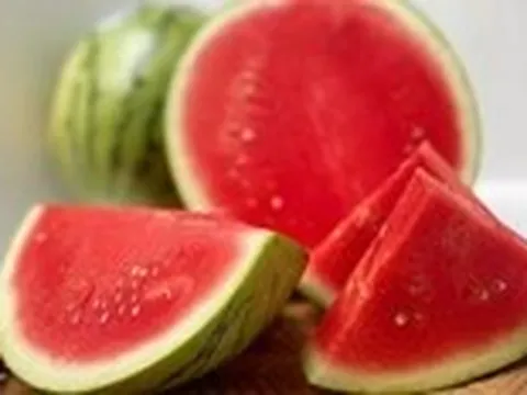 Những món ăn nên dùng và nên tránh trong ngày nắng nóng