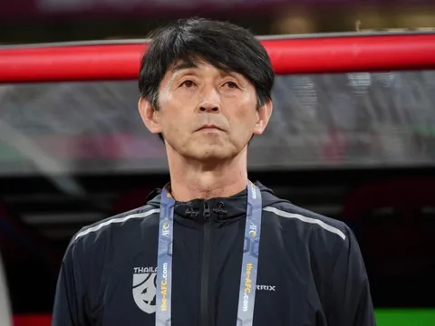 Bị chỉ trích vì gọi nhiều cầu thủ vô danh lên tuyển, HLV tuyển Thái Lan đáp trả gay gắt