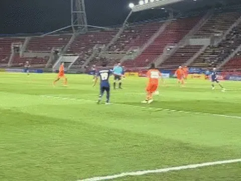 ĐT Thái Lan lại ghi bàn nhờ tình huống thiếu fair-play