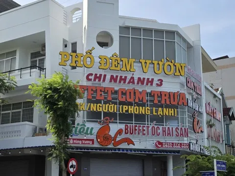 Nhiều vi phạm tại quán buffet hải sản khiến 7 người phải nhập viện