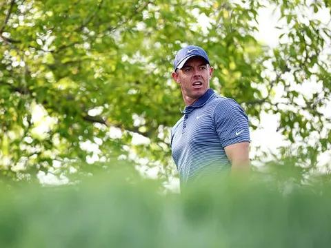 Đánh 8 gậy hố par 4 và trượt cắt RBC Canadian Open, chuyện gì đang xảy ra với Rory McIlroy?