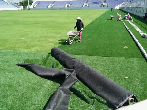 Sân Hòa Xuân “lên đời” thành sân đẹp nhất nước trước ngày đón dàn sao MU