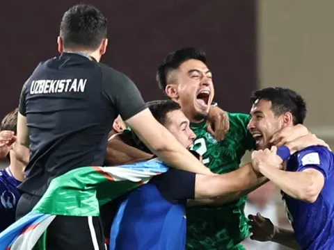 Giành vé dự World Cup, các tuyển thủ Uzbekistan được tặng thưởng huân chương và xe hơi