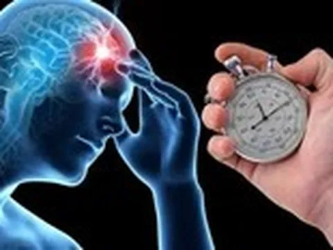 Đau đầu kéo dài, coi chừng cục máu đông trong não