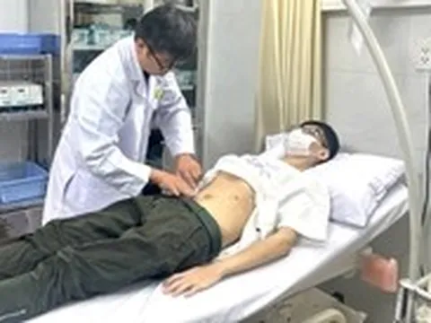 Thức khuya chơi game, hay nhịn ăn thanh niên 19 tuổi bị loét tá tràng nặng